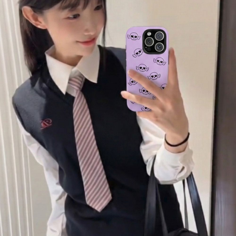Love Skulls - Cute Pastel Goth Phone Case